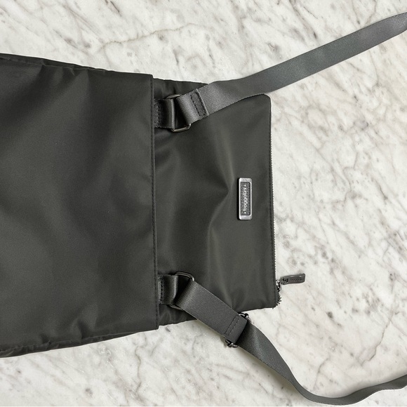 Baggallini Julie Slim crossbody bag. - Picture 3 of 16